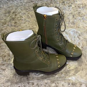 ✨SOLD✨ Michael Kors Kody Lace Up Boots.